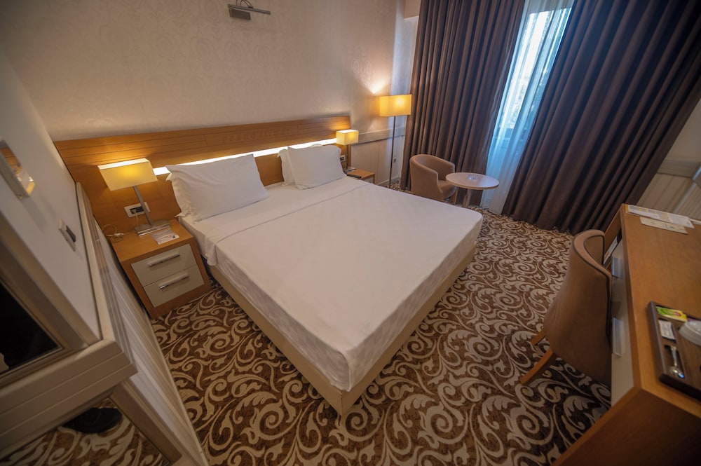 Grand Itimat Hotel 12/60