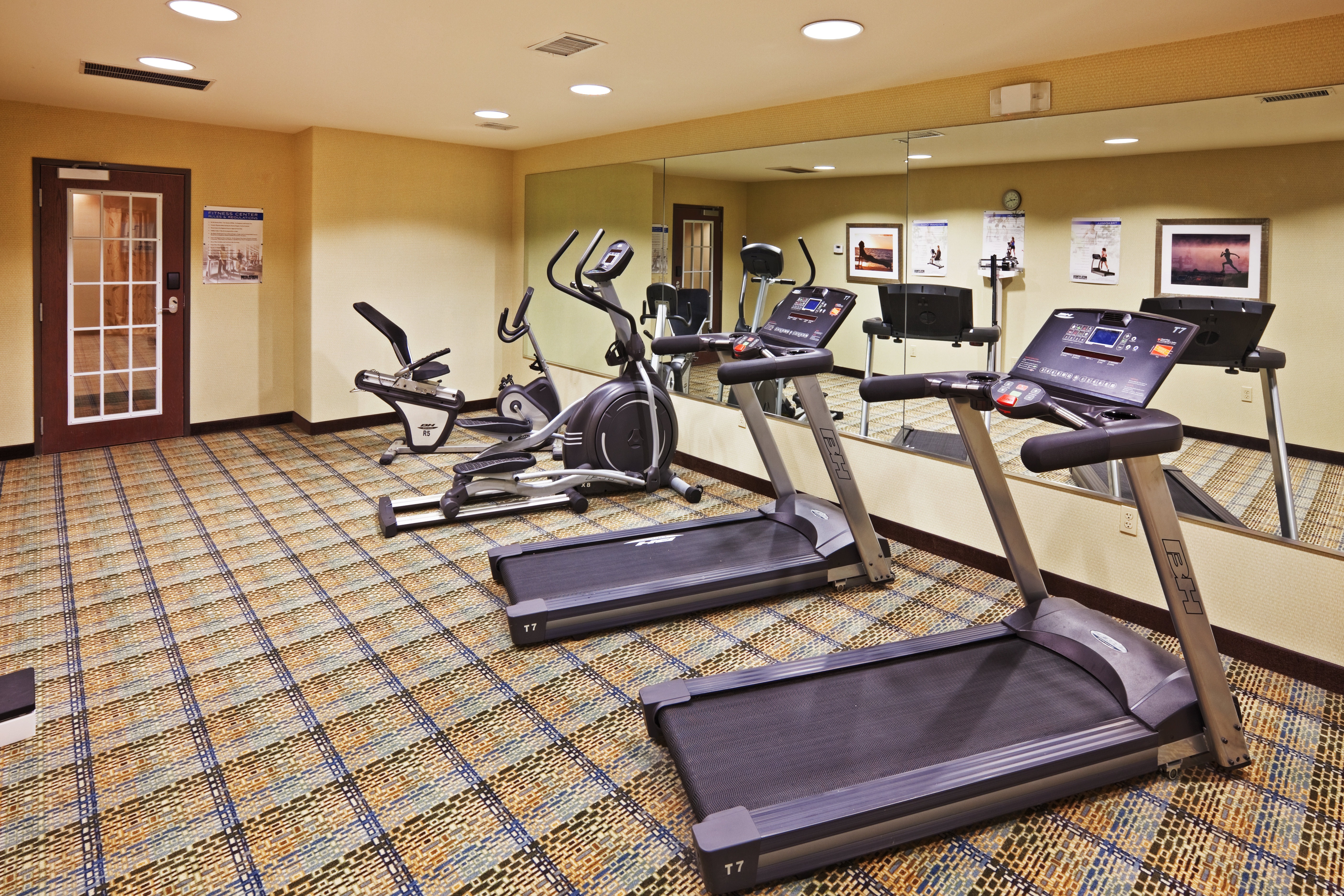 Holiday Inn Express Hotel & Suites Okmulgee 33/55