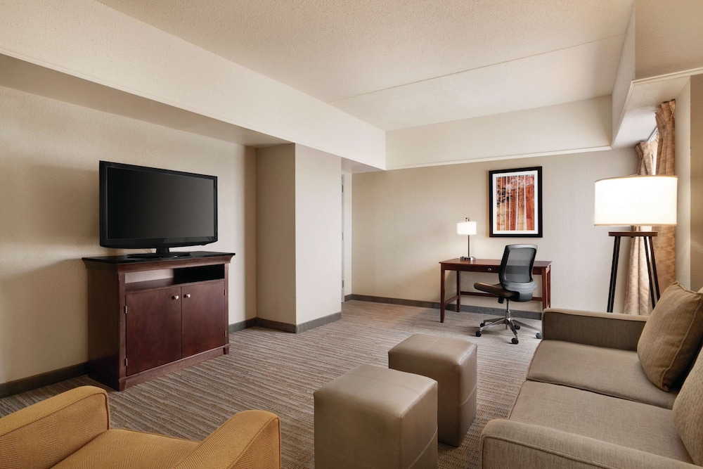 Embassy Suites Brunswick 25/55