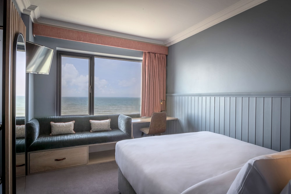 Shoreline Hotel 23/47