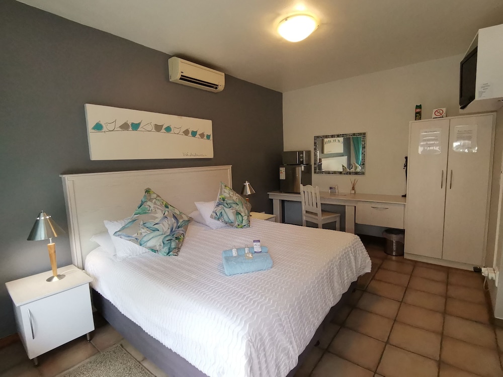 Rene's Guesthouse 18/45