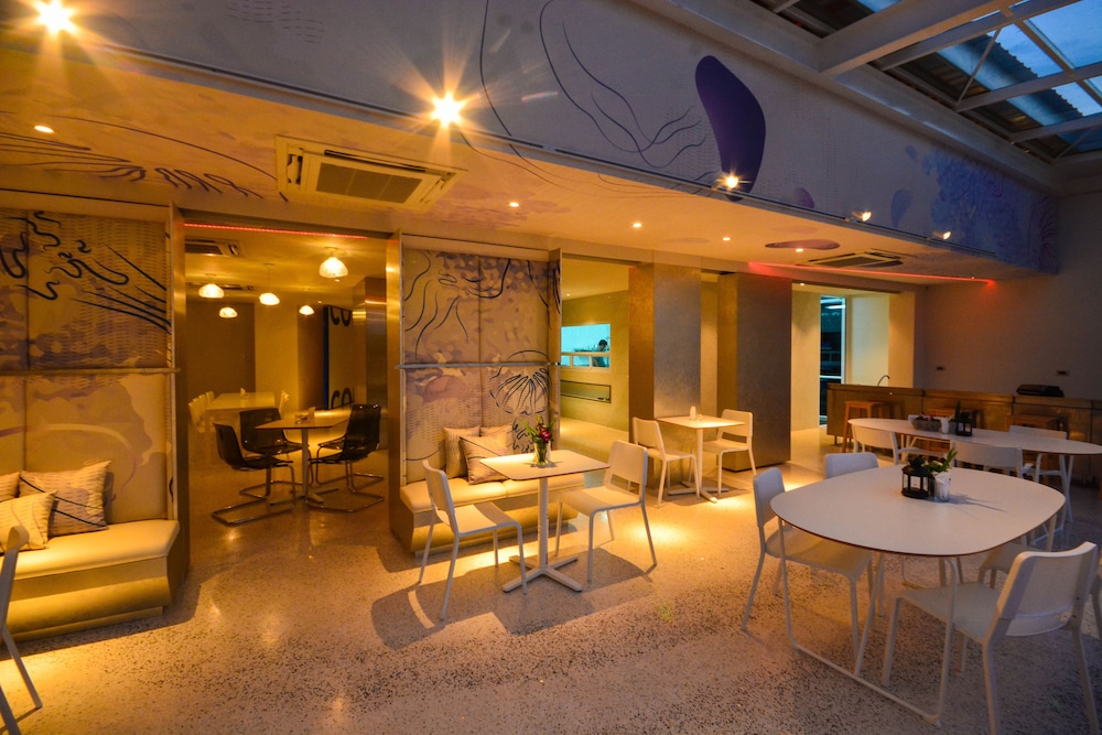 Comet Hotel Suratthani 18/26