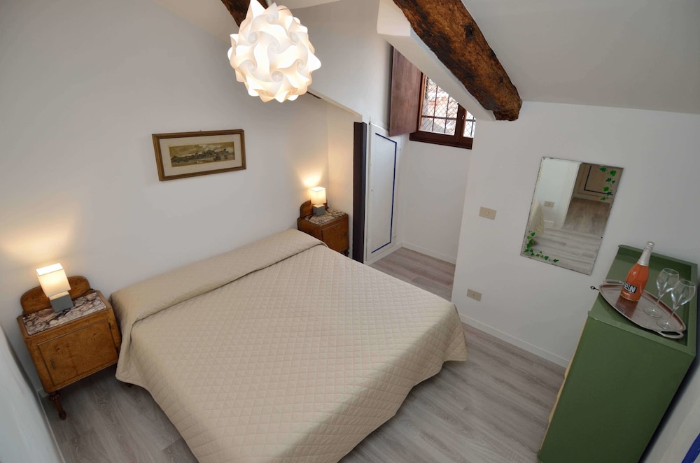 Charming Venice Apartments 15/78