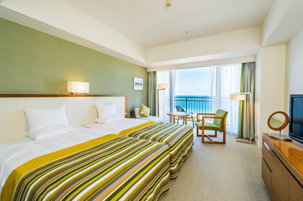 Ocean, Deluxe, Twin Beds, Large, High Floor