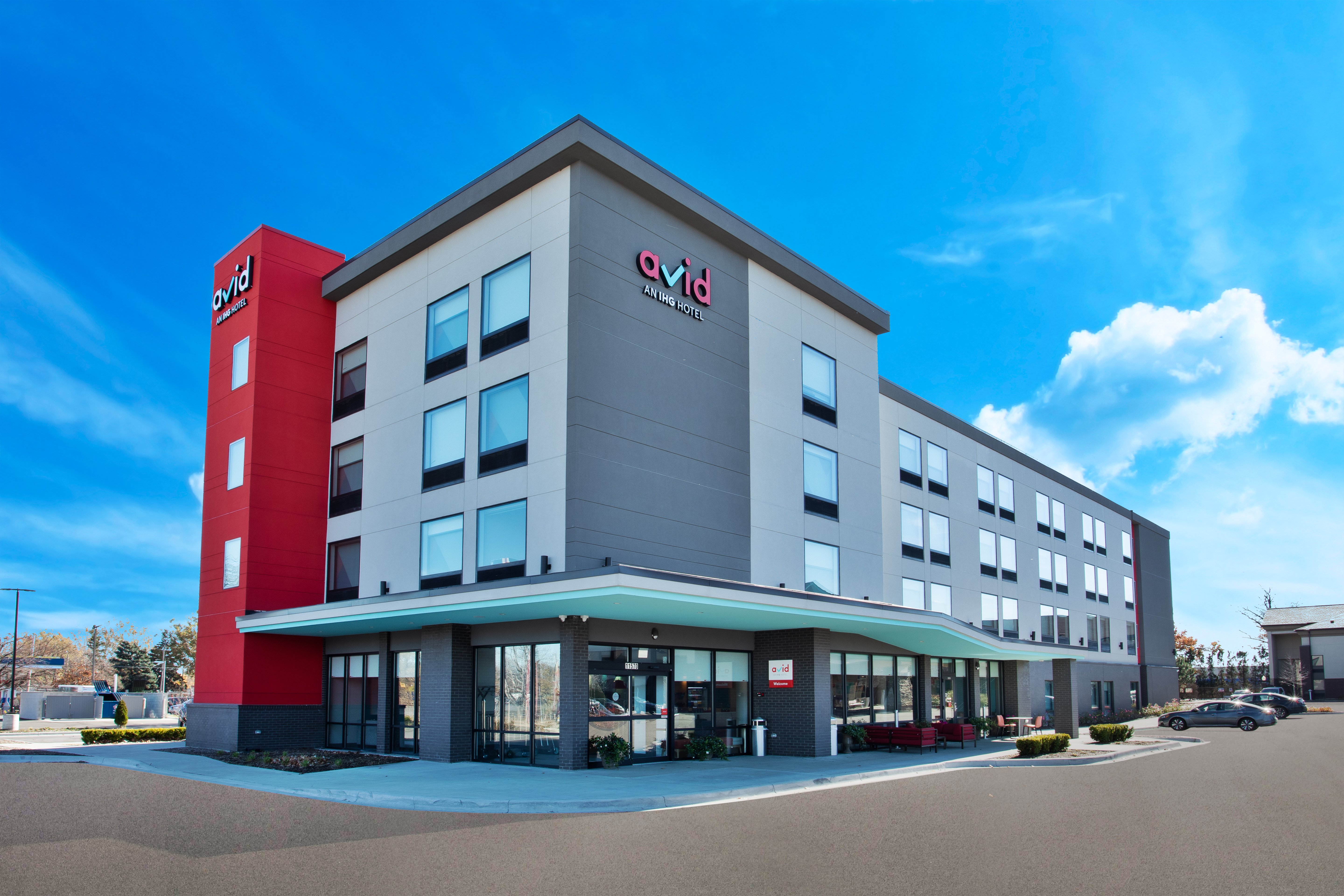 avid hotels Detroit - Warren 2/25