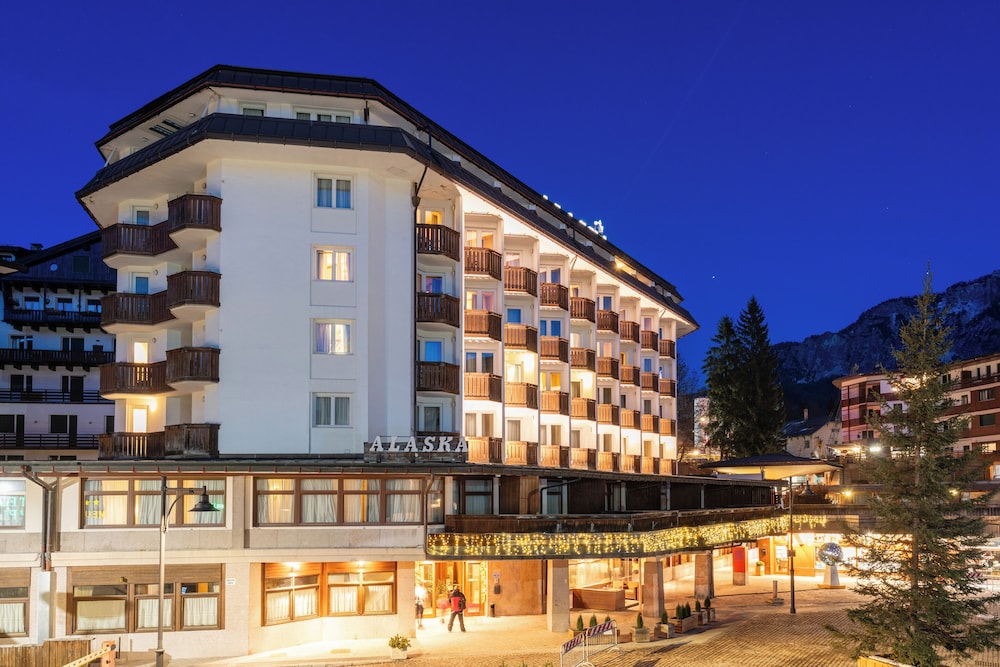 Hotel Alaska Cortina 2/60