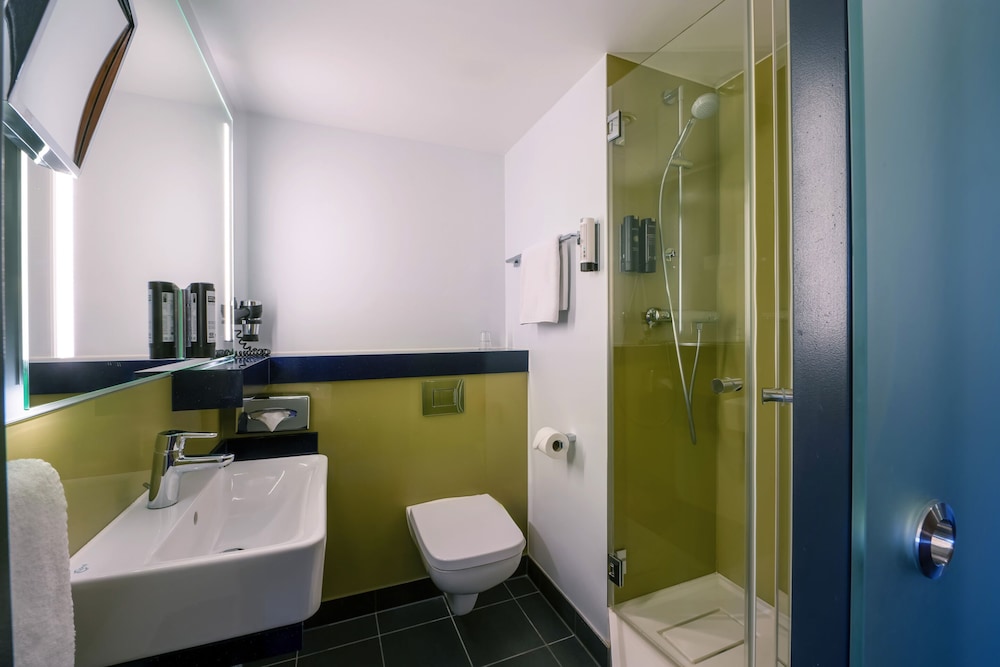 INTERCITY HOTEL FRANKFURT AIRPORT 58/61