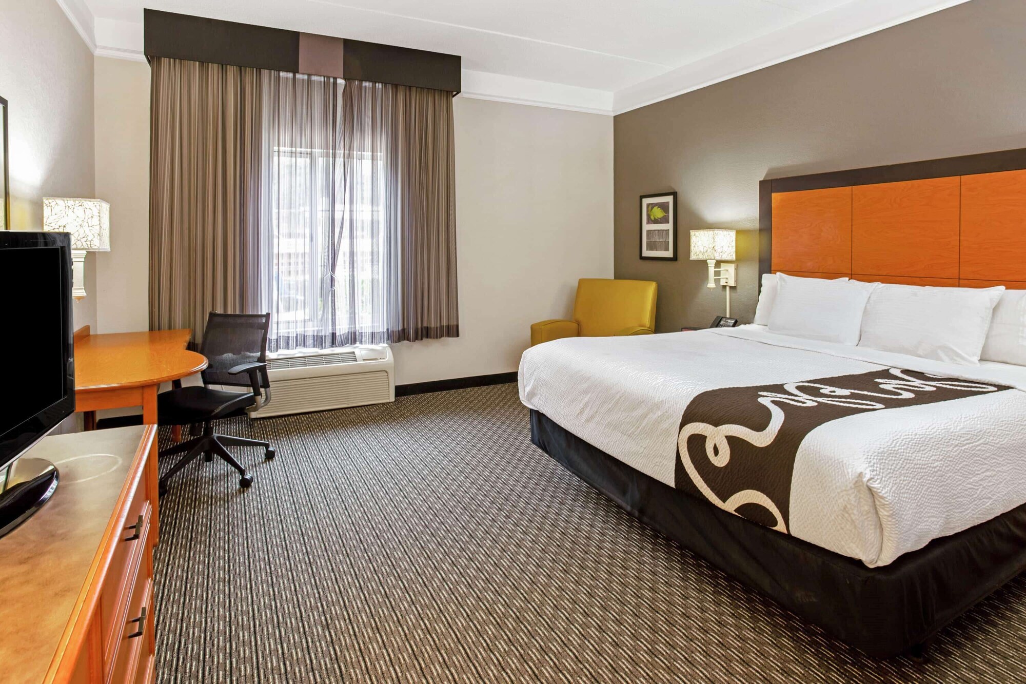 غرفة بسرير كينج لذوي الإعاقة، La Quinta Inn & Suites by Wyndham Birmingham Hoover 3/5