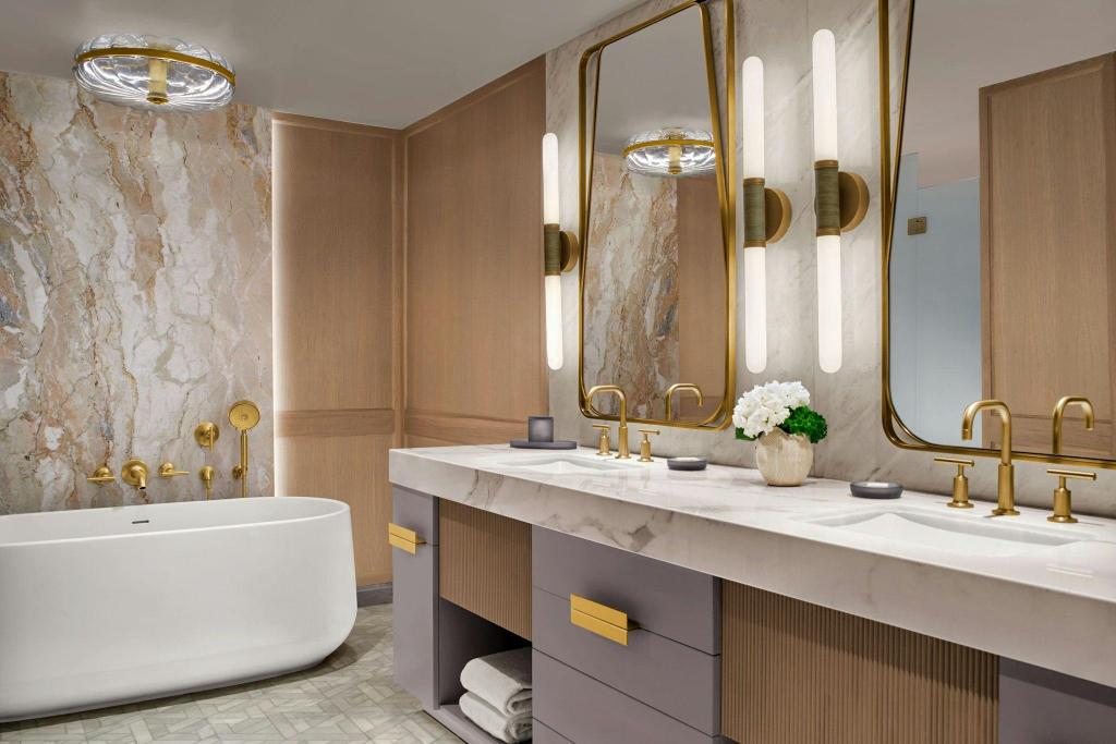 1 Bedroom, Presidential, Suite, King Bed, Ocean Front, Club Lounge Access, Corner, Ritz Carlton Naples 2/2