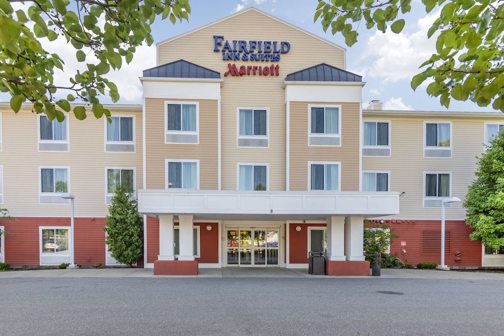 Fairfield Inn Suites Hooksett in HOOKSETT - NH
