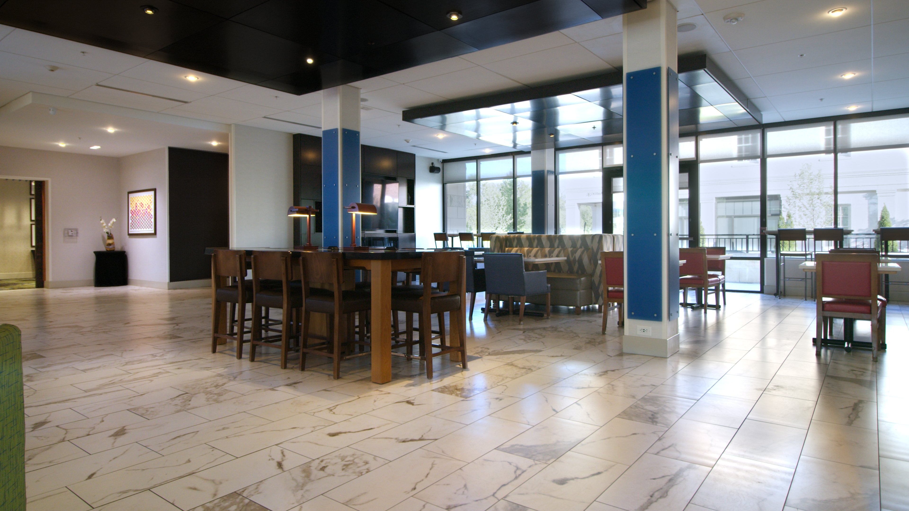 Holiday Inn Express & Suites Franklin - Berry Farms 49/77