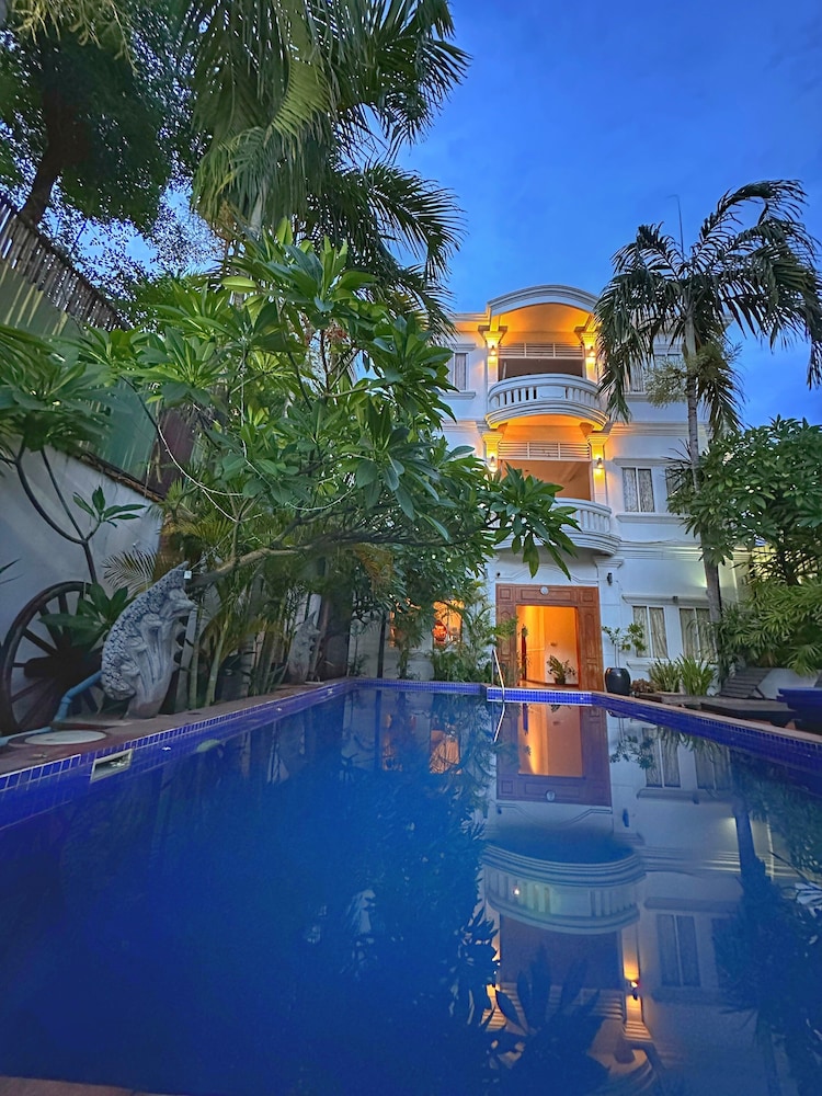 Villa Um Theara 53/57