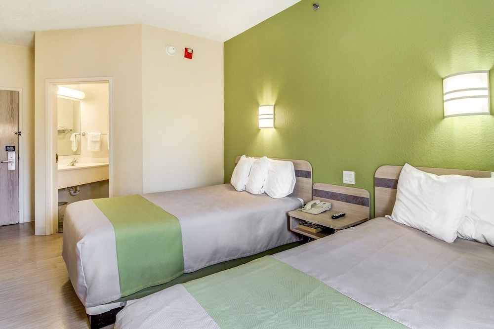 Motel6 Medina, OH - Cleveland 19/37