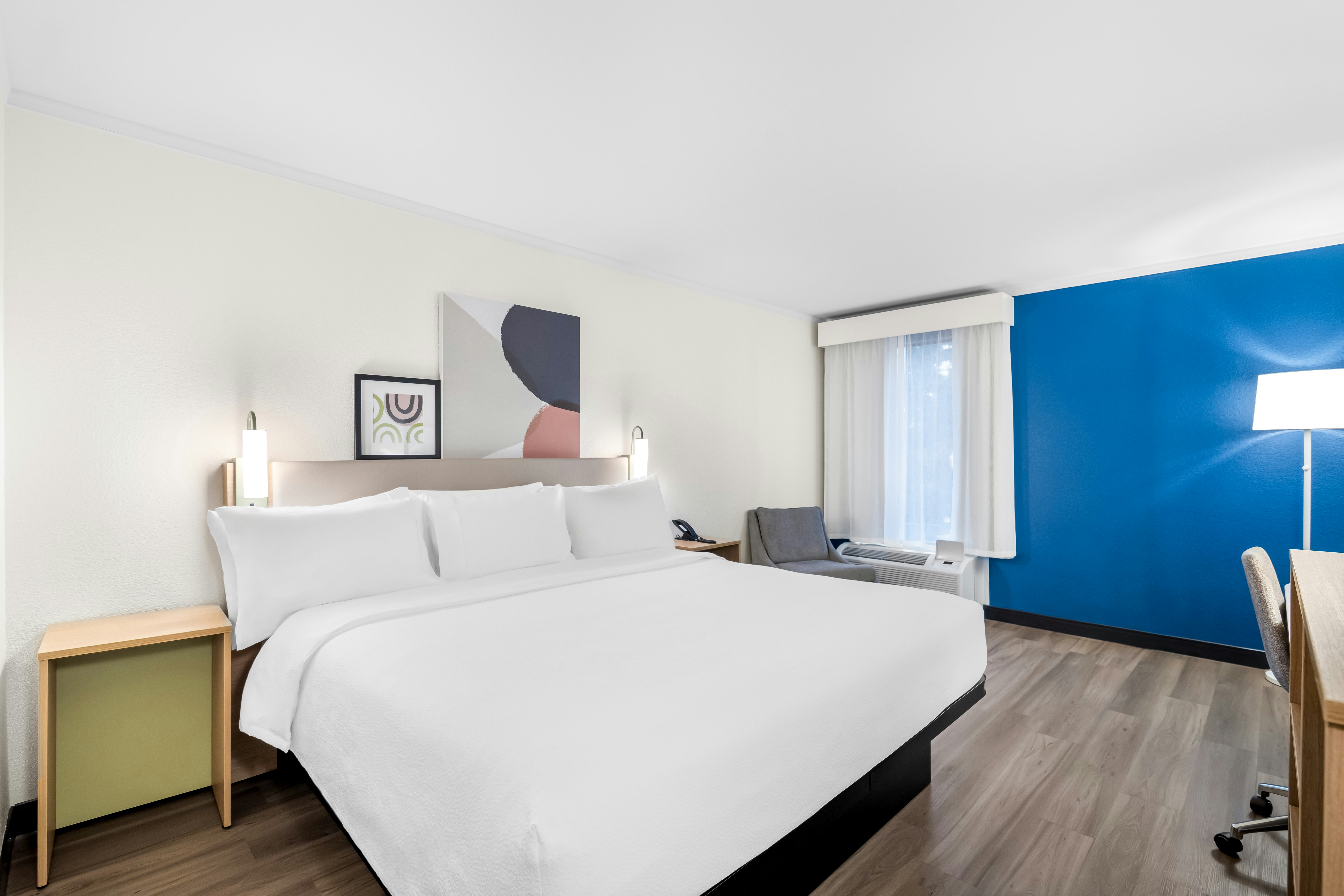 ROOM, KING BED