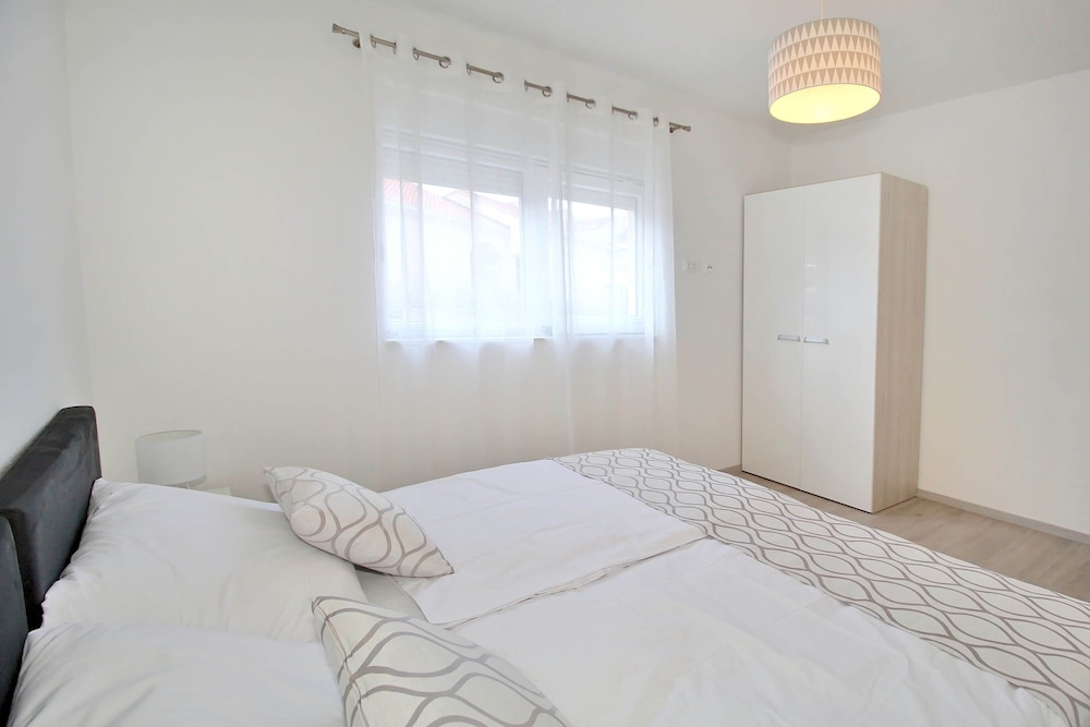 Bacan Family Apartments 4/29