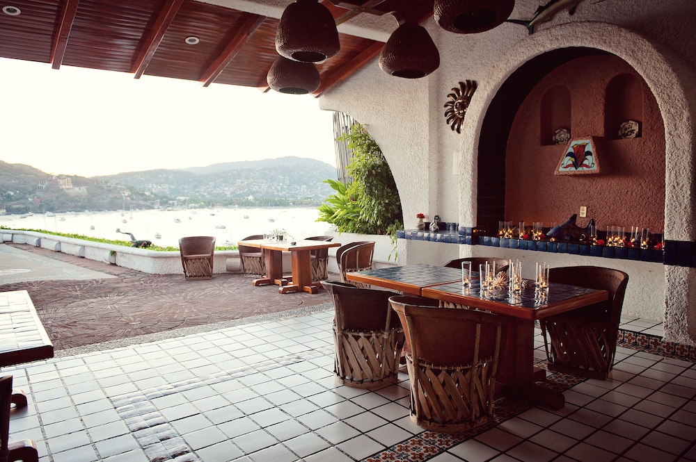 Villa De La Roca 46/56