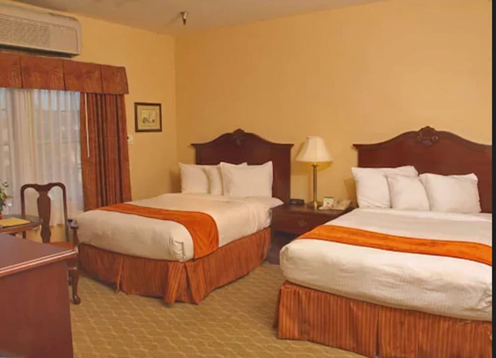 HISTORIC SANTA MARIA INN 21/67