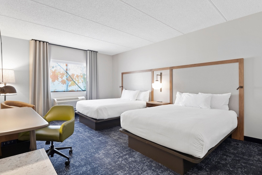 Fairfield Inn Suites Hickory 9/40