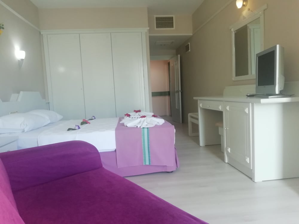 AEGEAN PARK HOTEL 14/40
