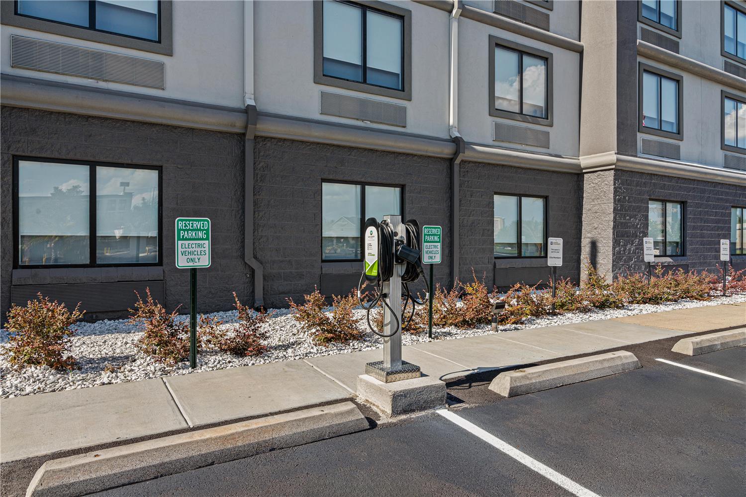 Best Western Plus Savannah Gateway 12/13