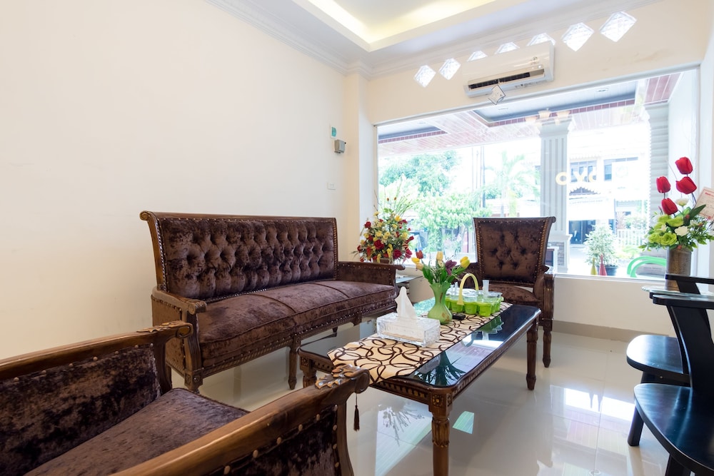 OYO 621 Vania Residence 25/32