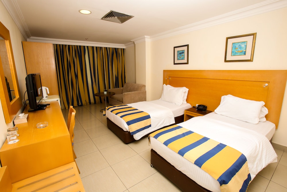 MINA HOTEL 20/65