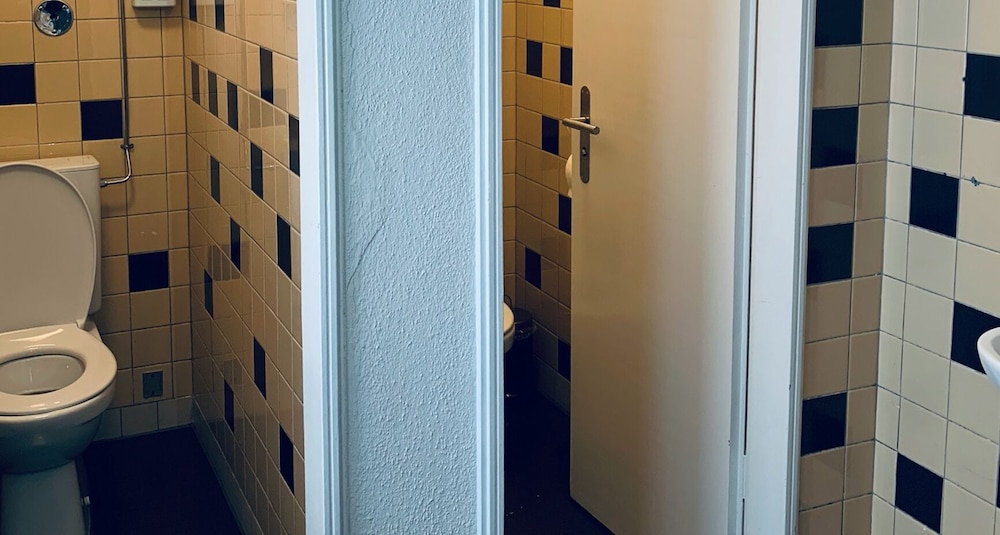 Pop Up Hotel Krone Zurich 42/43
