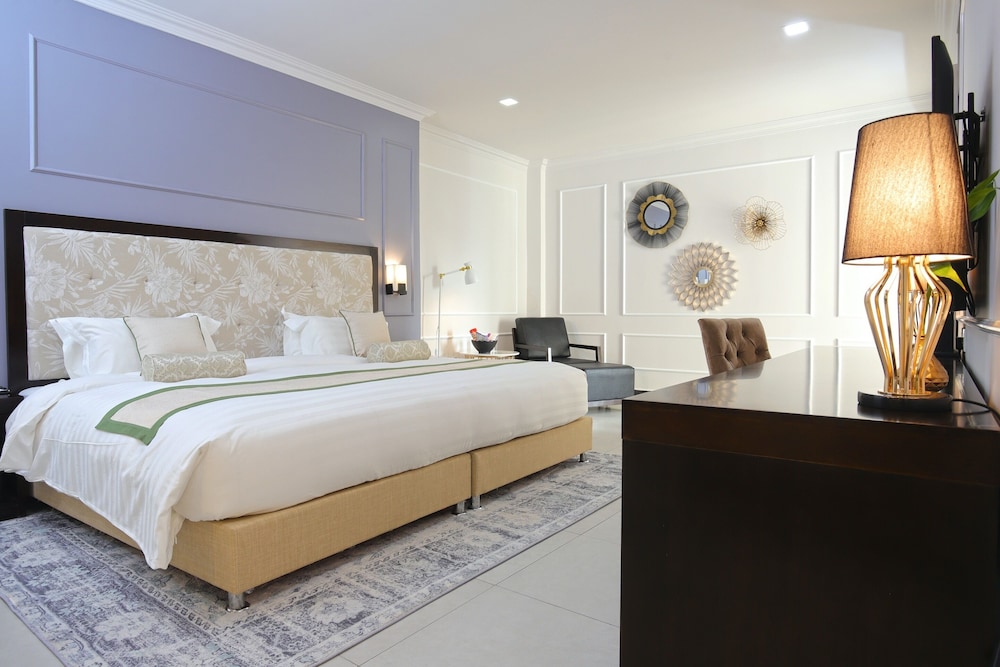 Queenco Casino And Hotel 20/71