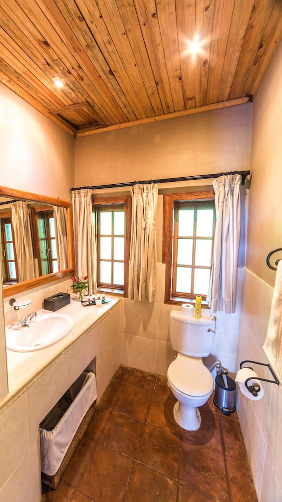 Kumbali Country Lodge 50/50
