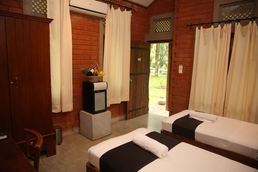 Nil Diya Mankada Safari Lodge 43/50