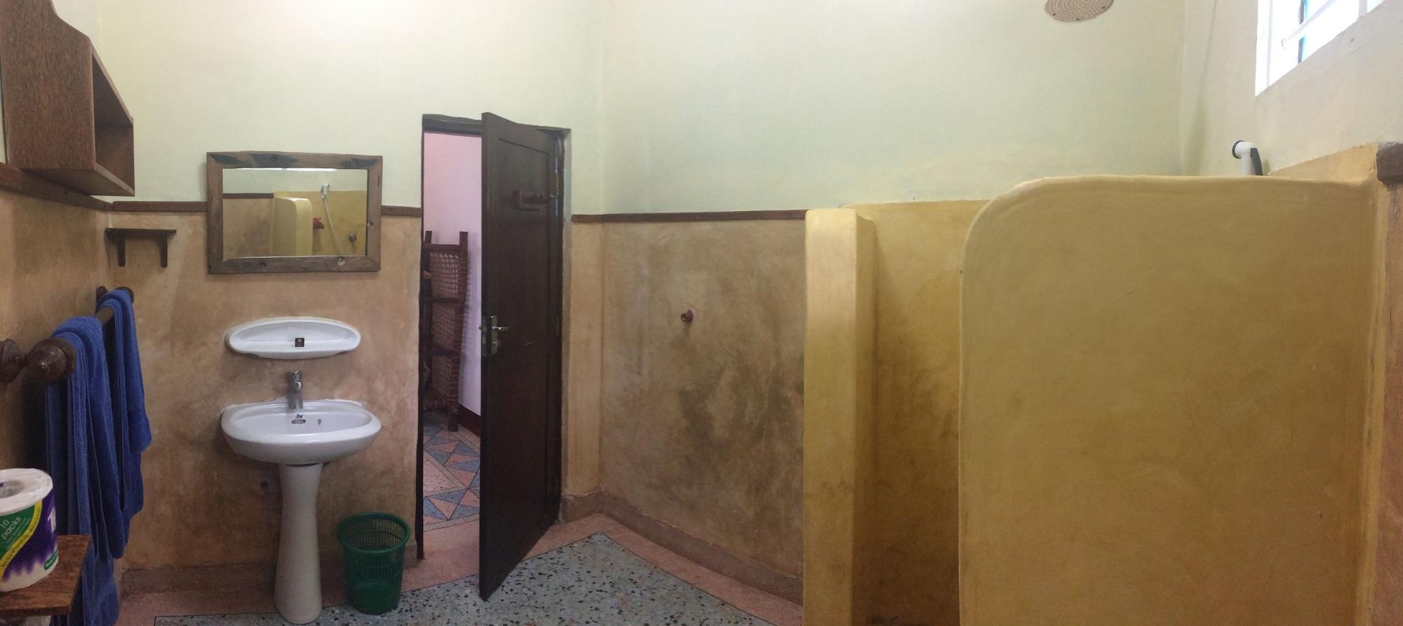 Room, Triple, Beach Front، Pongwe Beach Hotel 2/2
