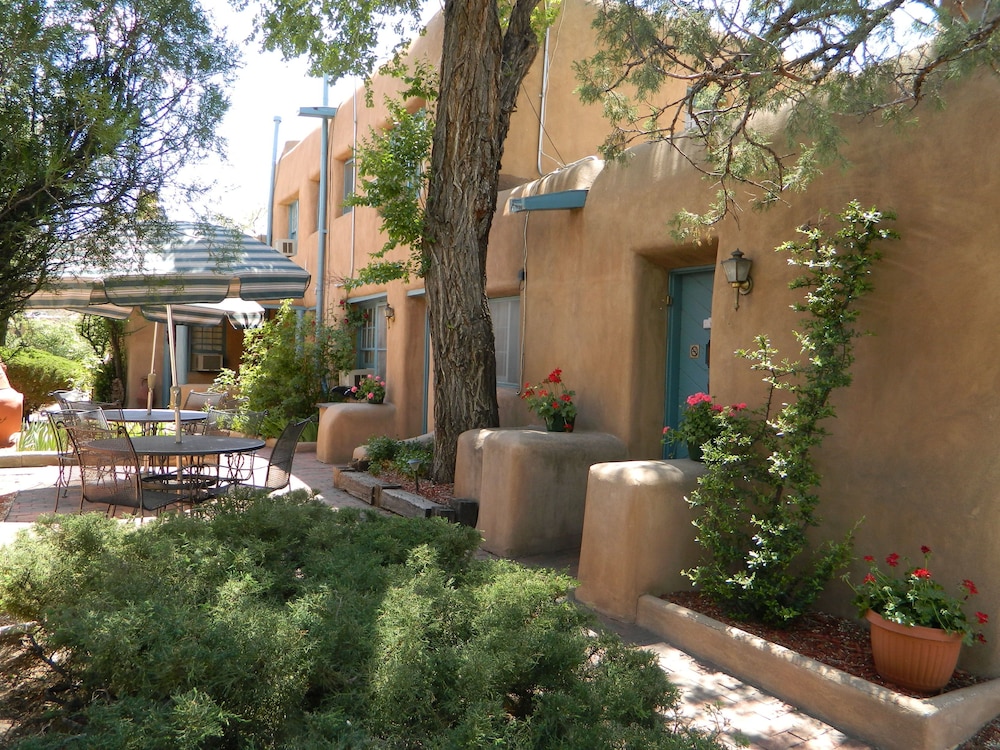 Pueblo Bonito Bed And Breakfast Inn 65/70