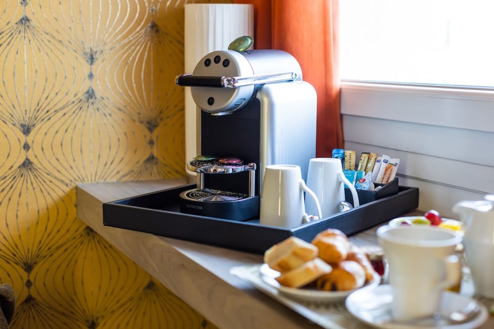 Paris Neuilly Hotel 37/64
