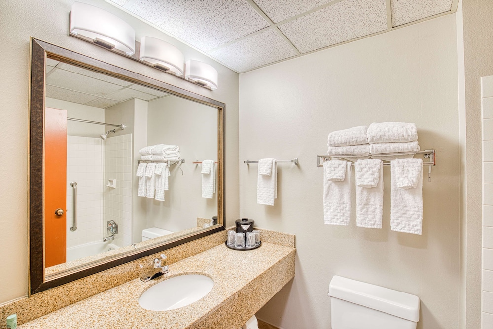 Best Western Green Valley Inn 21/40