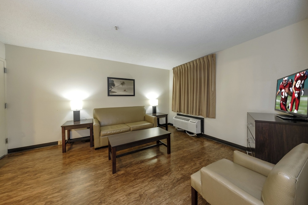 Red Roof Inn & Suites Savannah Airport 19/36