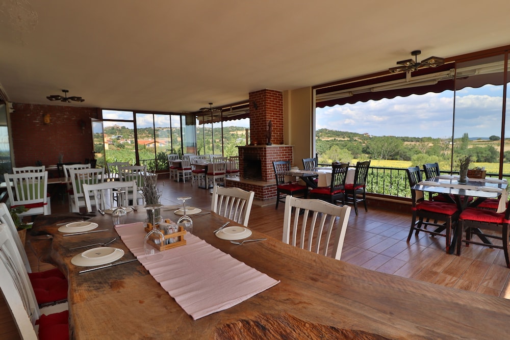 Dessera Vineyards Hotel 22/40