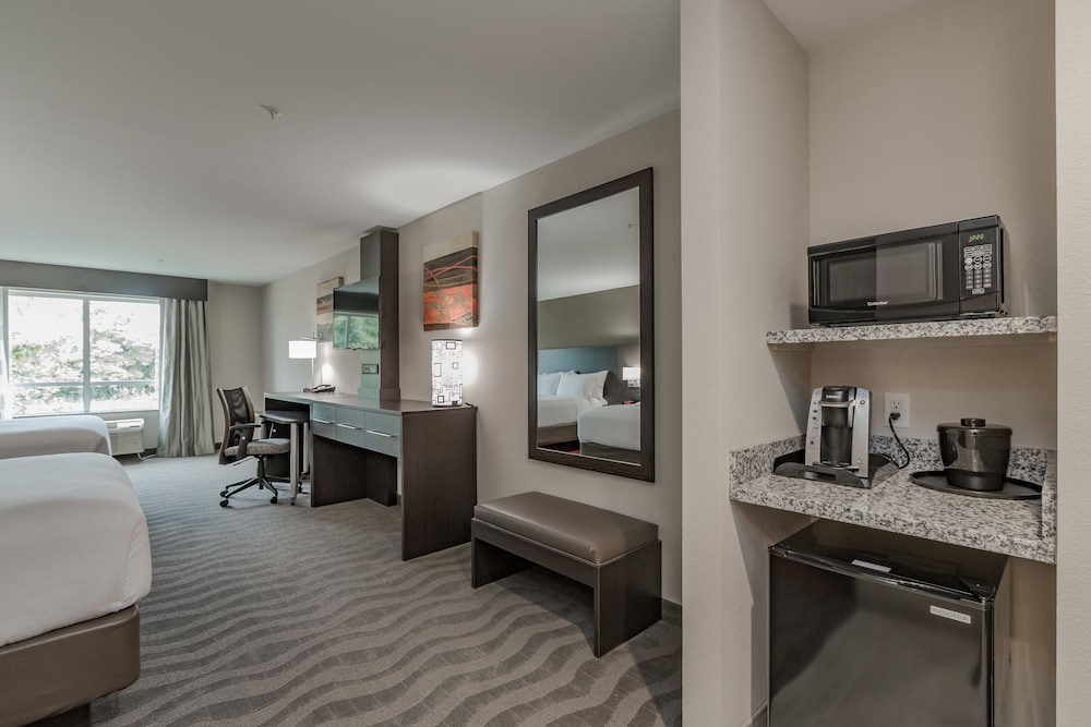 Holiday Inn Mishawaka North 32/50