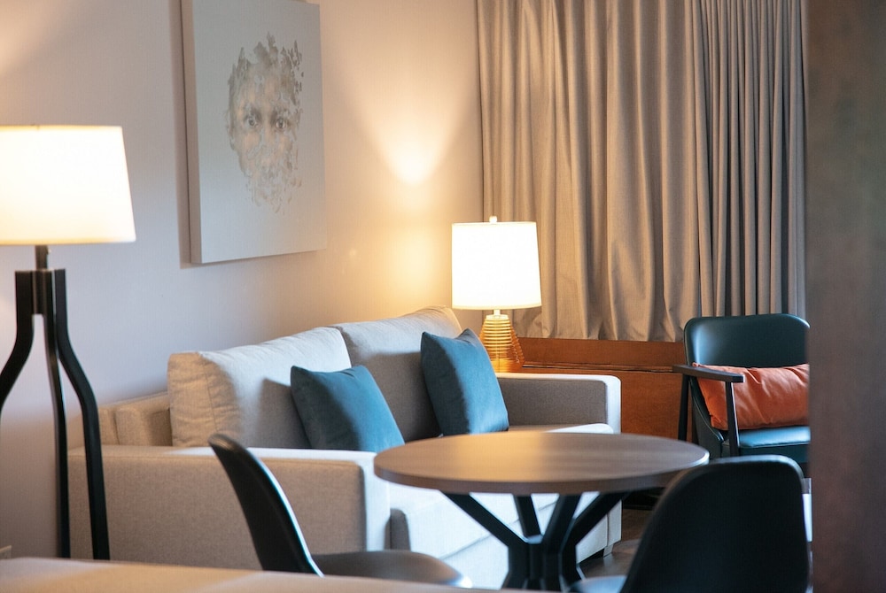 ESTRIMONT SUITES & SPA 26/61