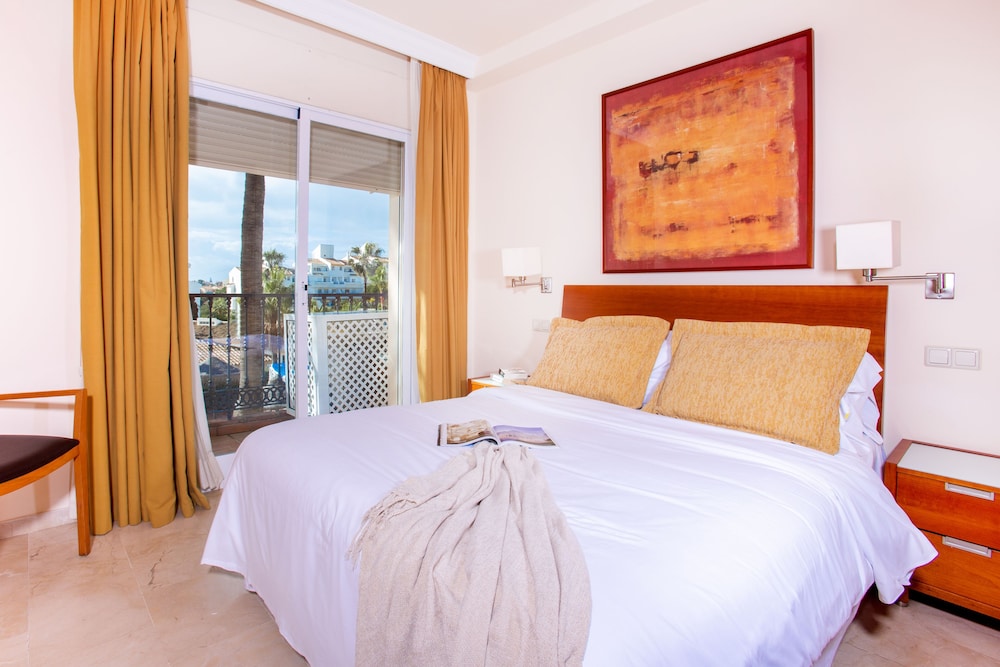 1 BEDROOM, PREMIUM, APARTMENT
