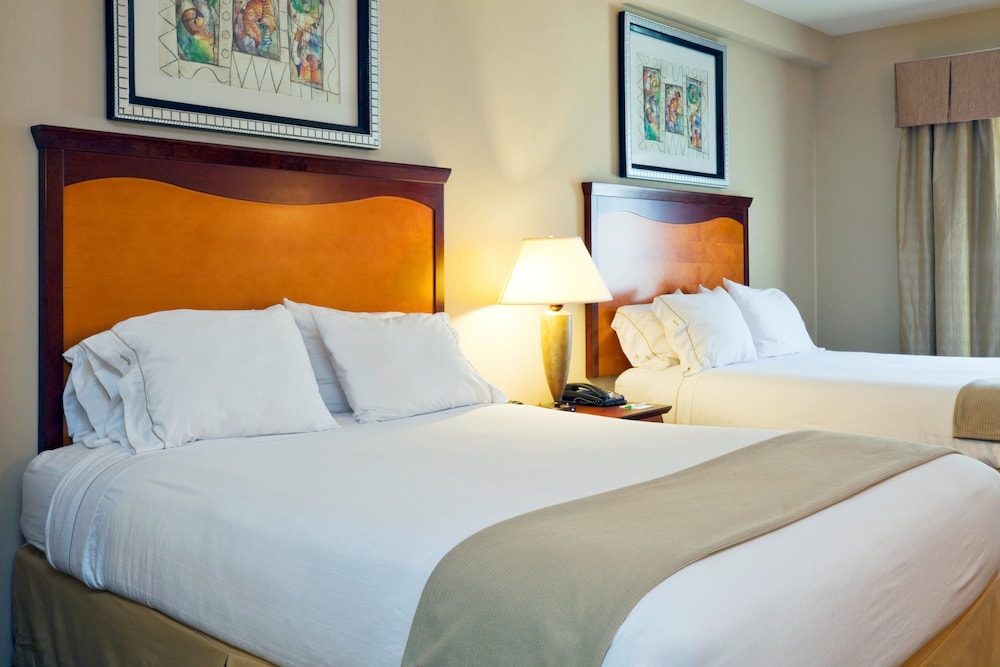 Holiday Inn Express & Suites Birmingham - Inverness 280, an IHG Hotel 18/74