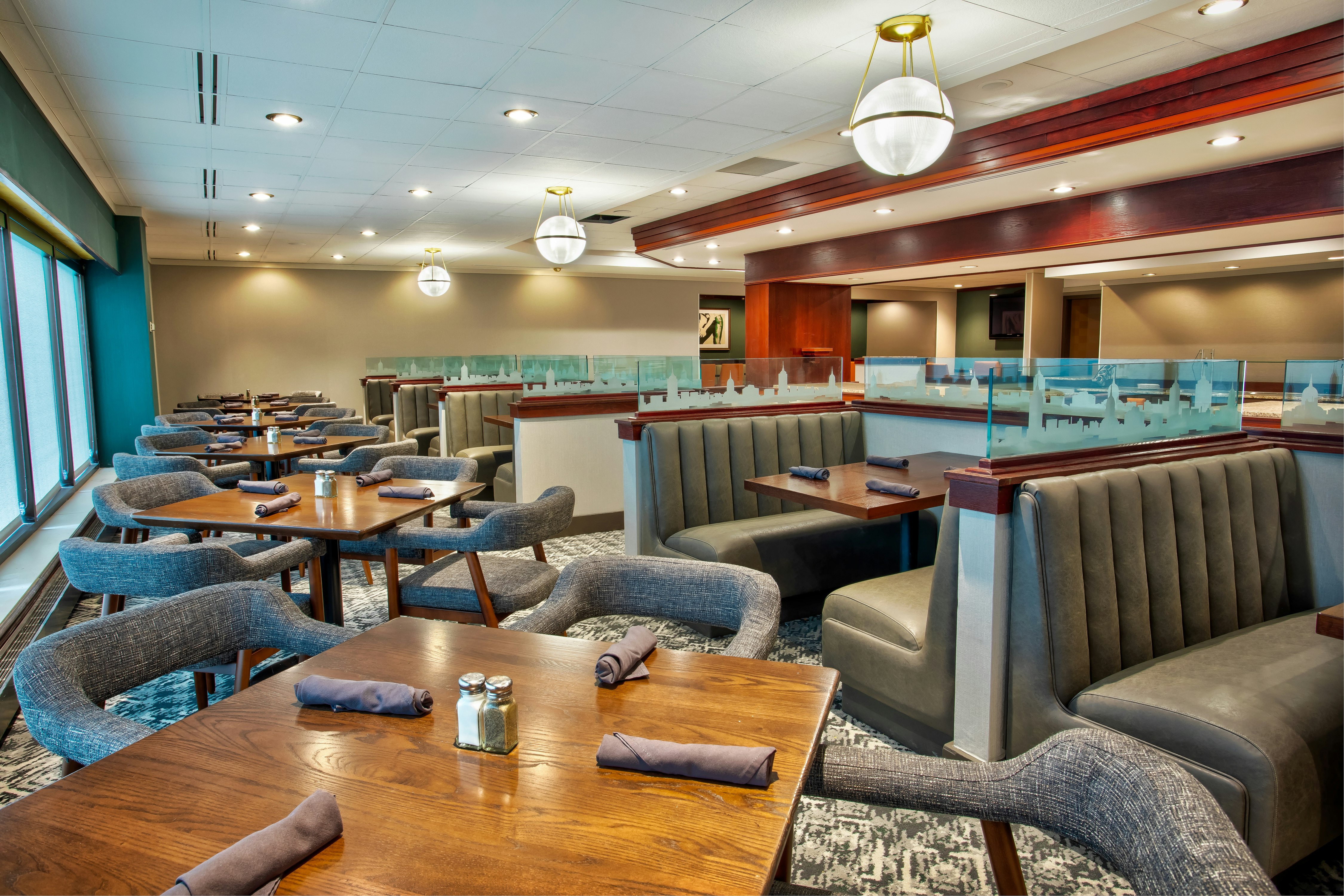 DoubleTree by Hilton Lansing, MI 22/32
