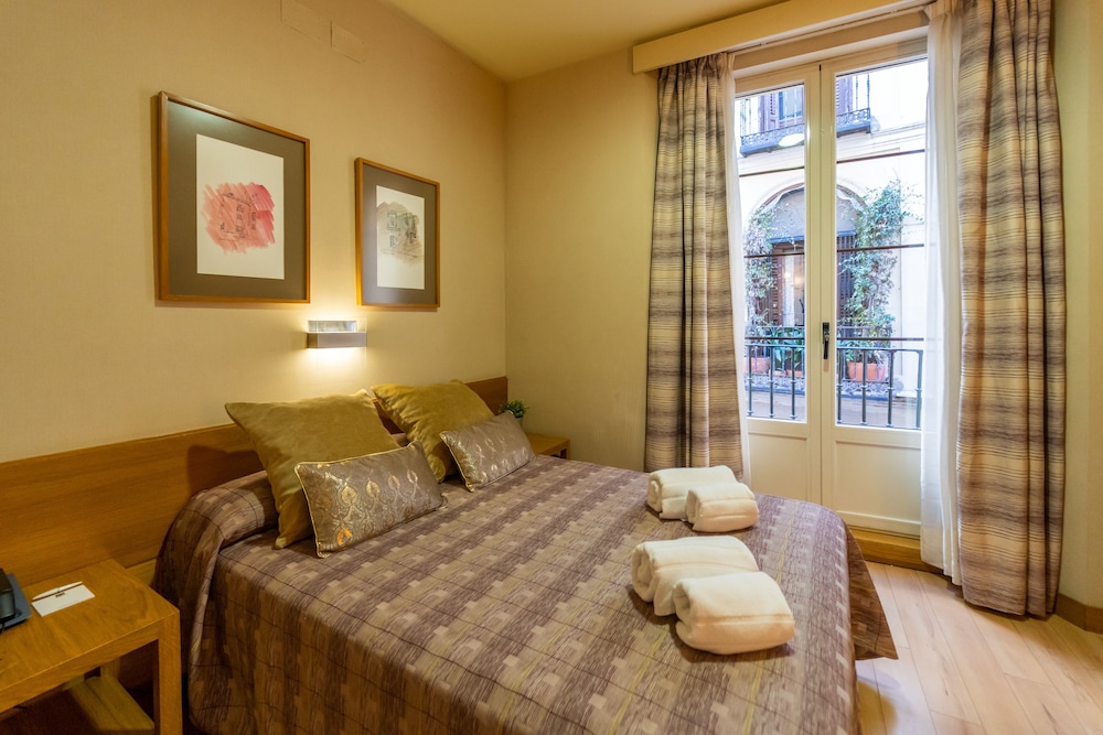 Hotel Windsor Puerta del Sol 22/65