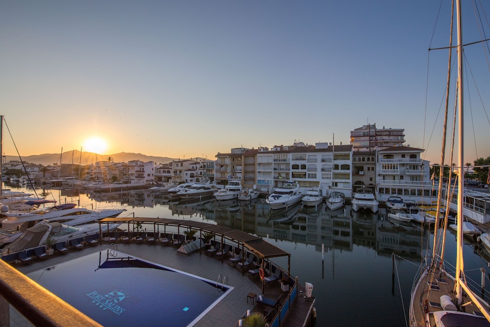 Hotel Port Salins 63/65