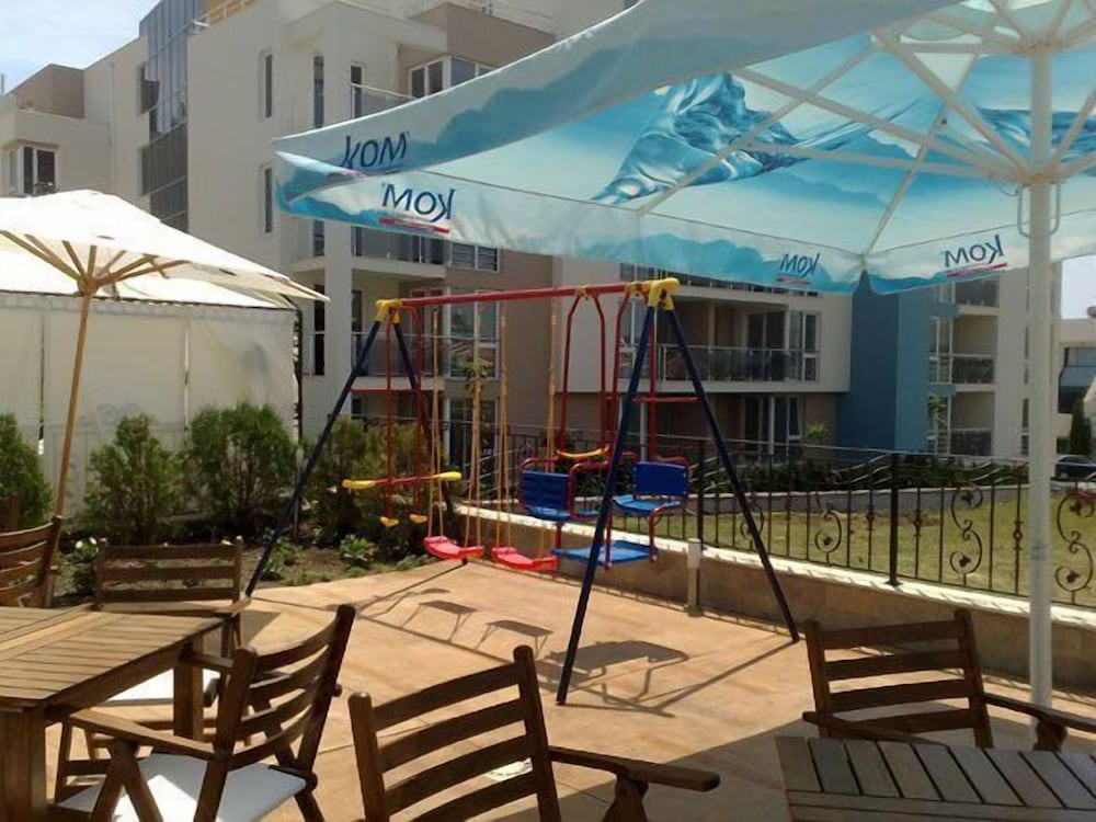TROPICS HOTEL 19/23