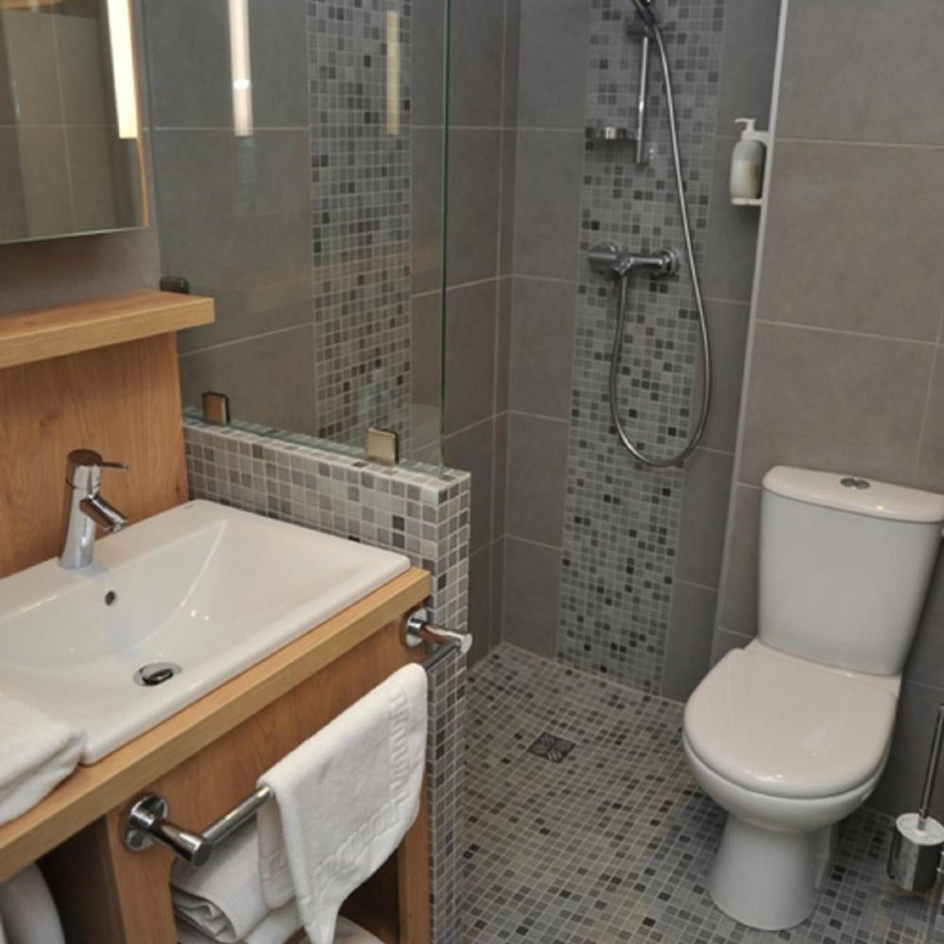 غرفة ديلوكس بسرير كينج، INTERHOTEL ESPACE CITE 8/8