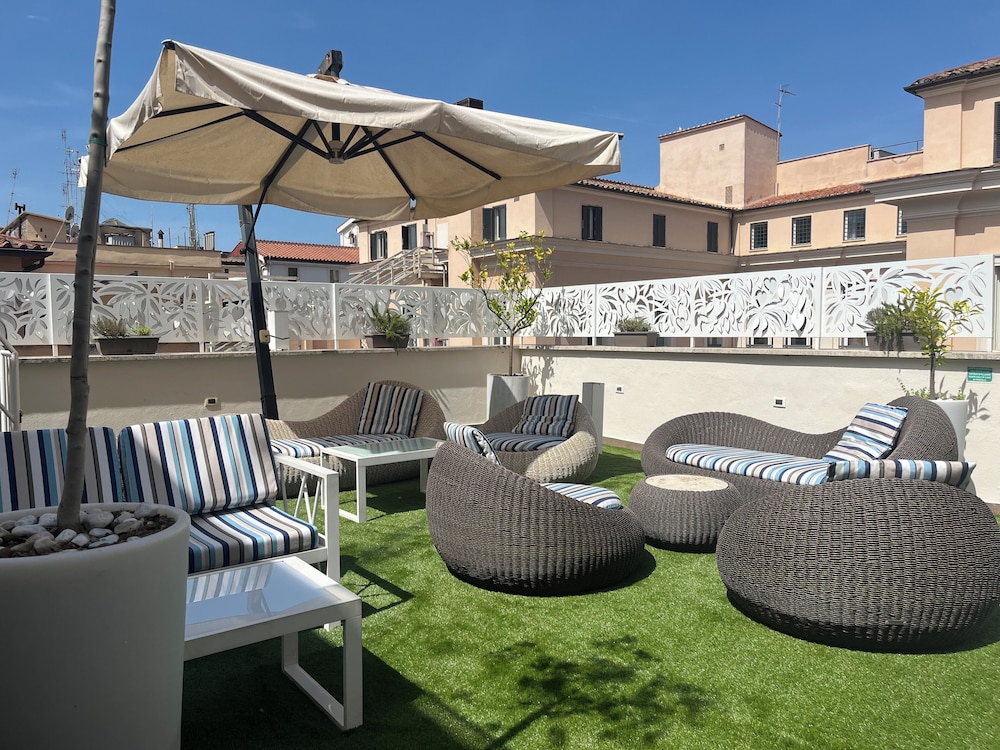 Rome Life Hotel 54/58