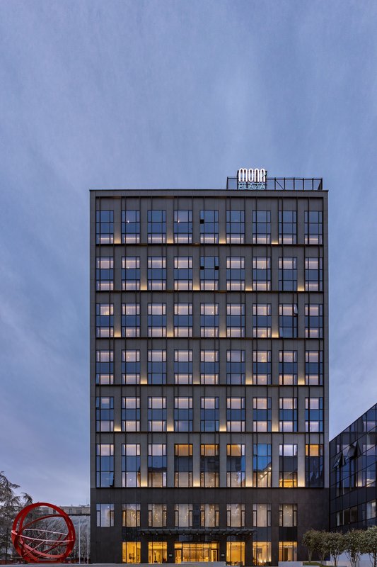 Mona Plaza 2/35