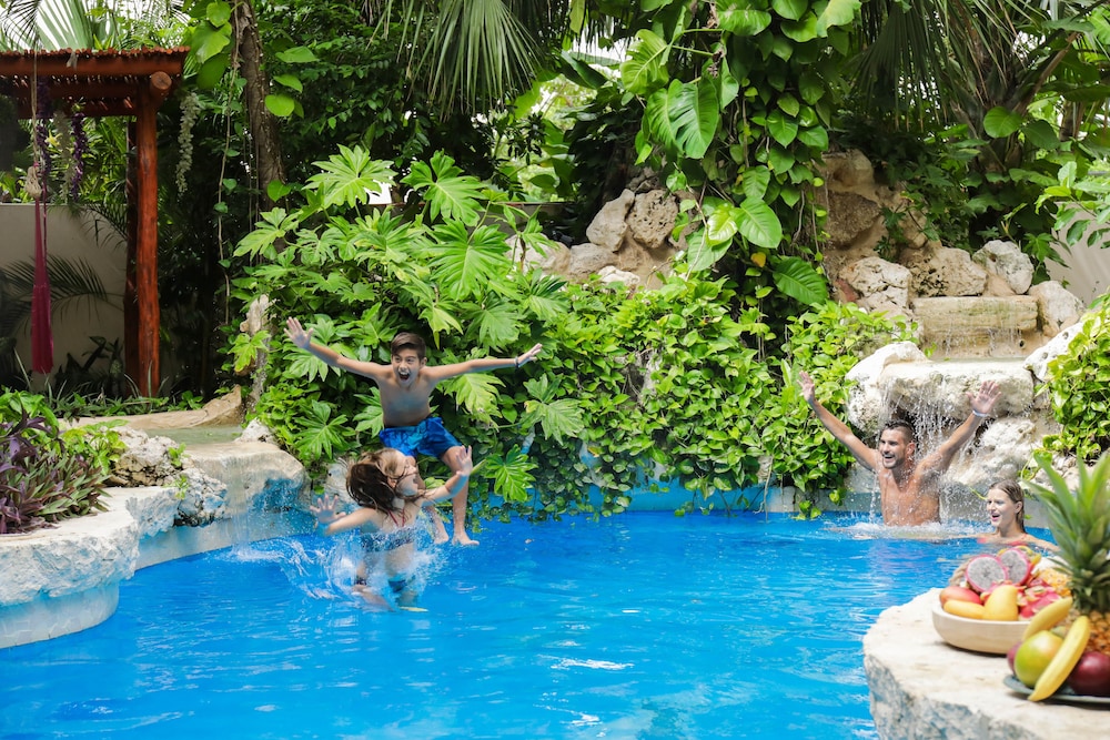 Hulku Playa Del Carmen 2/73