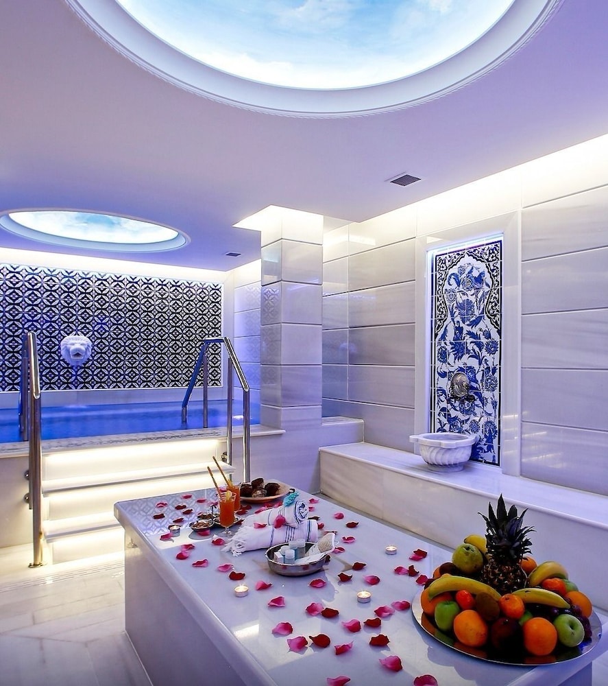 swimming pool spa