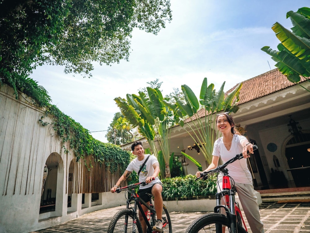 Hotel Tugu Blitar 62/67